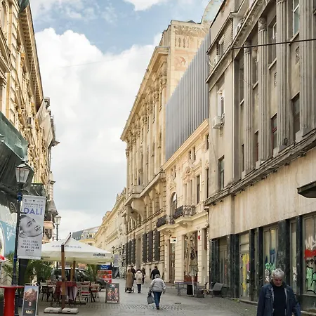 Obsidian Luxury 3 Bedroom Bucarest