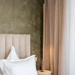 Obsidian Luxury 3 Bedroom *