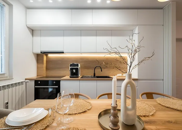 Obsidian Luxury 3 Bedroom Apartmán Bukurešť