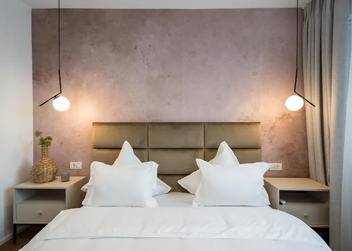 Obsidian Luxury 3 Bedroom Apartmán Bukurešť